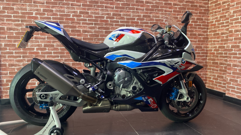 BMW M1000 RR